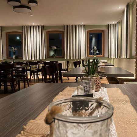 Buergerhausloewen Hotell Philippsburg Eksteriør bilde