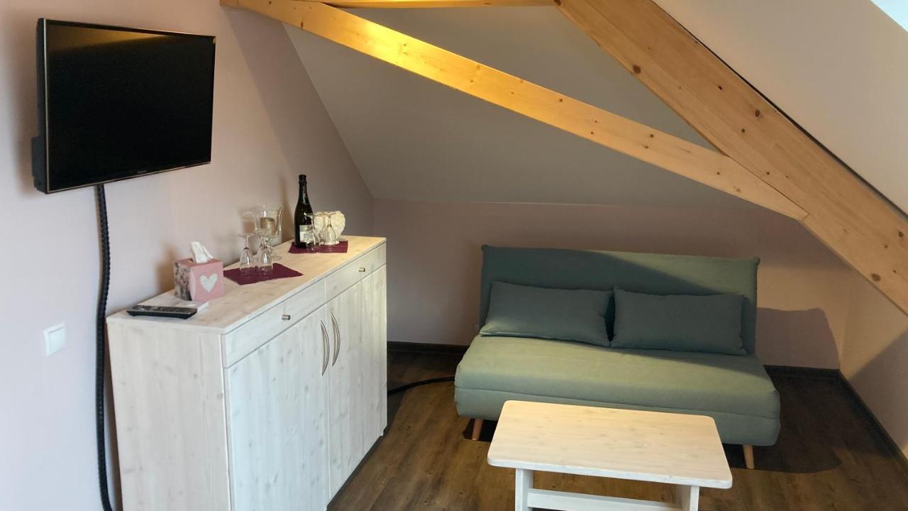 Buergerhausloewen Hotell Philippsburg Eksteriør bilde